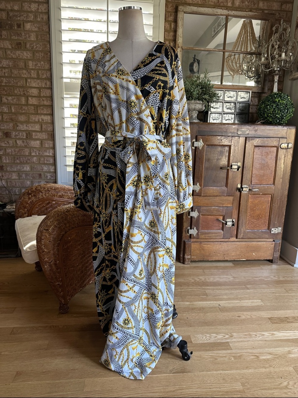 DRESSES BY NUBIANO CHURCH DRESS GOLD BLACK 18